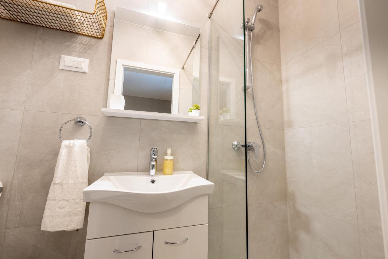 מאקרסקה Apartment Bili-Sea View Apartment In The Center מראה חיצוני תמונה